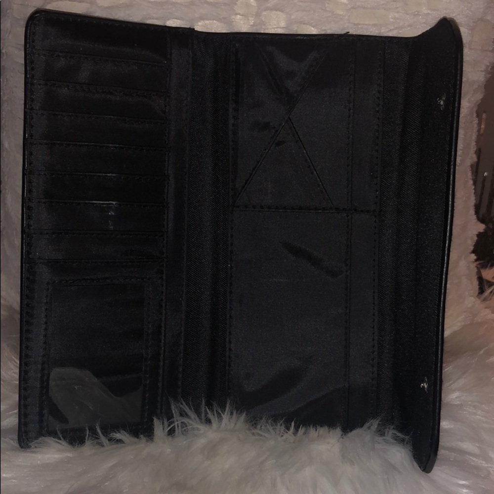 Reaction Kenneth Cole Black Wallet - Picture 2 of 2